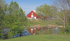 Red barn reflected in pondcinnati bed and breakfast, Kentucky farmstay