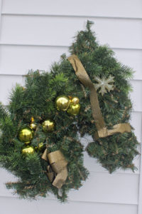 Golden Horse-head wreath