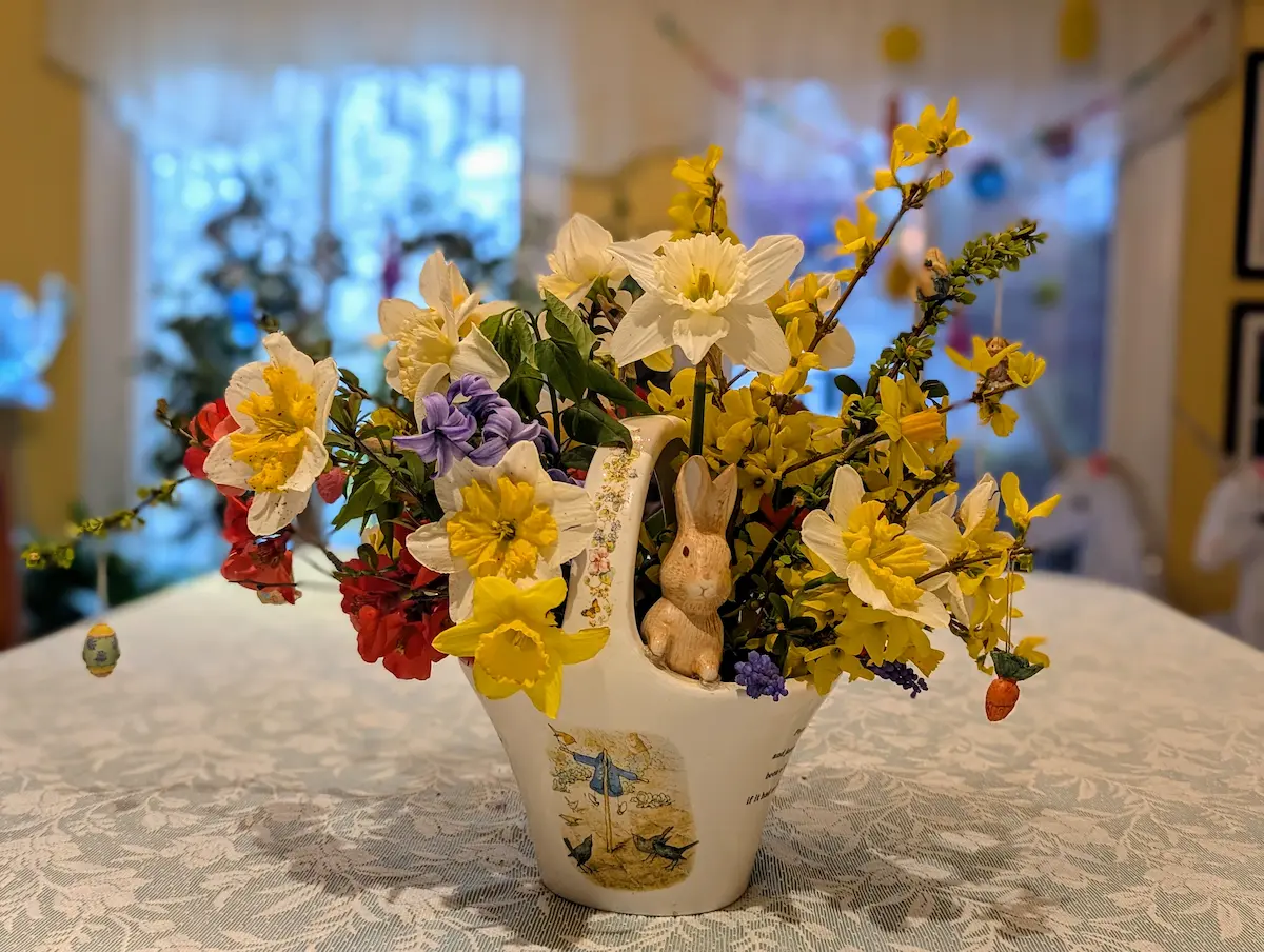 spring flower table bouquet